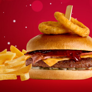 BEEF N BERRY STACK WITH CHIPS image